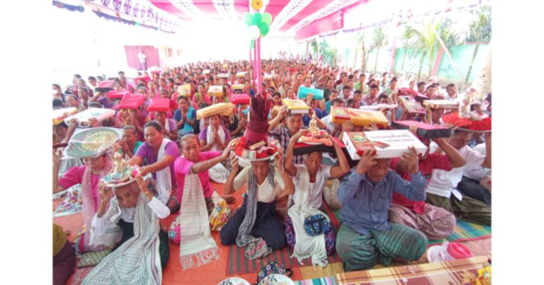 পূণ্যার্থীদের সমাগমে দানোত্তম কঠিন চীবর দান অনুষ্ঠিত