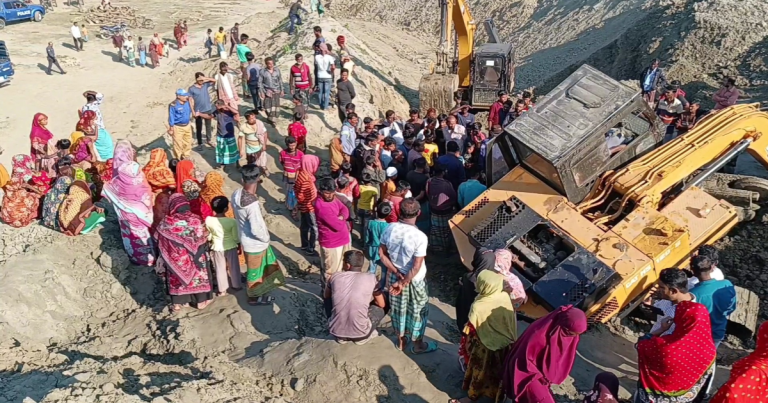 ঝিনাইদহে এস্কেভেটর দুর্ঘটনায় চালক নিহত