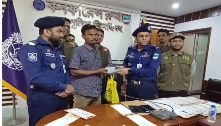 ঝিনাইদহে ৩৮টি মোবাইল উদ্ধার