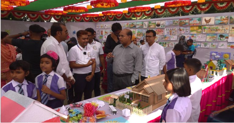 ঝিনাইদহে শিশুদের তৈরী ব্যতিক্রমী শিল্পকর্মের প্রদর্শনী