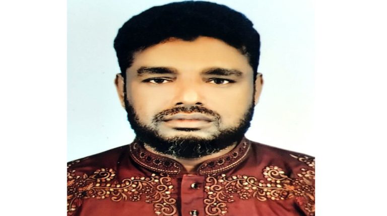 ইউপির কক্ষে ঢুকে চেয়ারম্যানকে কুপিয়ে জখম