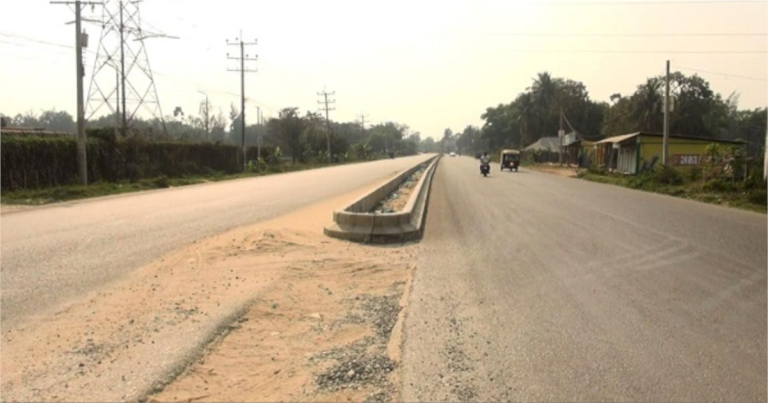 বাসের ধাক্কায় প্রাণ হারালো কর্মচারী
