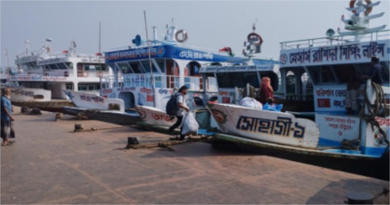 বরিশালে চলছে লঞ্চ ও বাস, মাঠে নেই বিএনপি