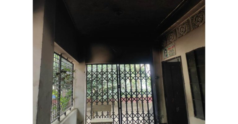 প্রাথমিক বিদ্যালয়ে দুবৃর্ত্তদের অগ্নিসংযোগ