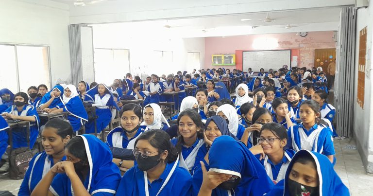 শব্দ সচেতনতা প্রশিক্ষণে অংশ নিলো ৩ শতাধিক শিক্ষার্থী