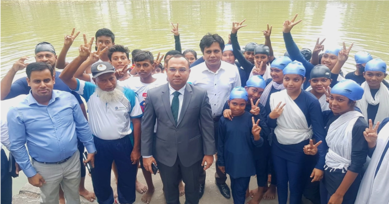 মুন্সীগঞ্জে মাসব্যাপী শিশু-কিশোরদের সাঁতার প্রশিক্ষণ শুরু