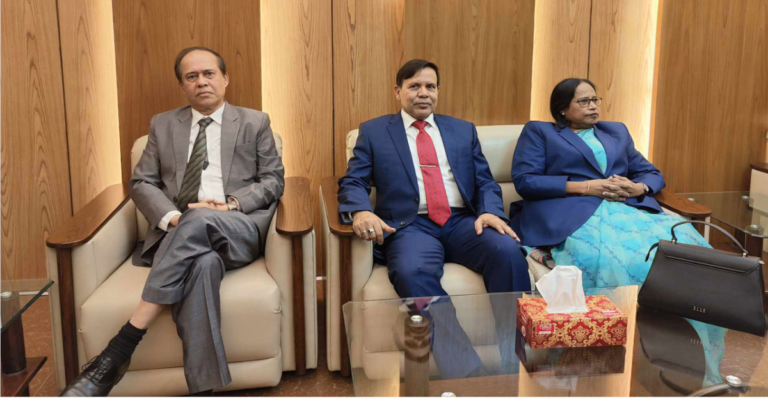 প্রধান বিচারপতির সাথে বৈঠকে সিইসি