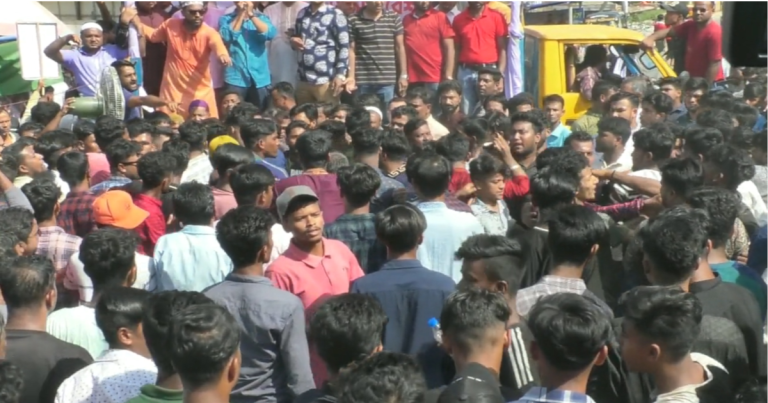 সেনবাগে আ.লীগের শান্তি ও উন্নয়ন সমাবেশে দু’পক্ষের সংঘর্ষ