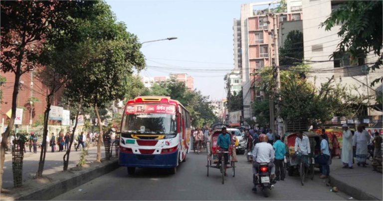 হরতালের দ্বিতীয় দিনে যান চলাচল স্বাভাবিক, আতঙ্কে সাধারণ মানুষ