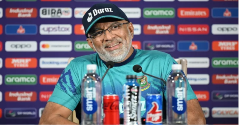 দলের ব্যর্থতায় দায় নিজের কাঁধে নিলেন হাথুরুসিংহে