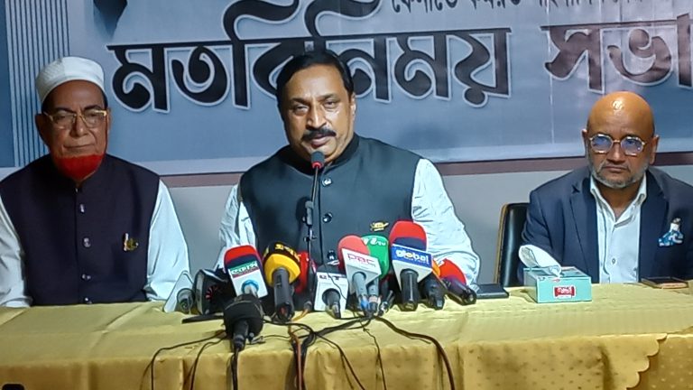 বিএনপি মাথা মুন্ডুহীন জনপ্রত্যাখ্যাত দল- নিজাম হাজারী