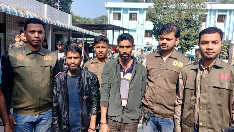 কুমিল্লার পৃথক দুটি হত্যার ঘটনায় ৩ আসামী গ্রেফতার