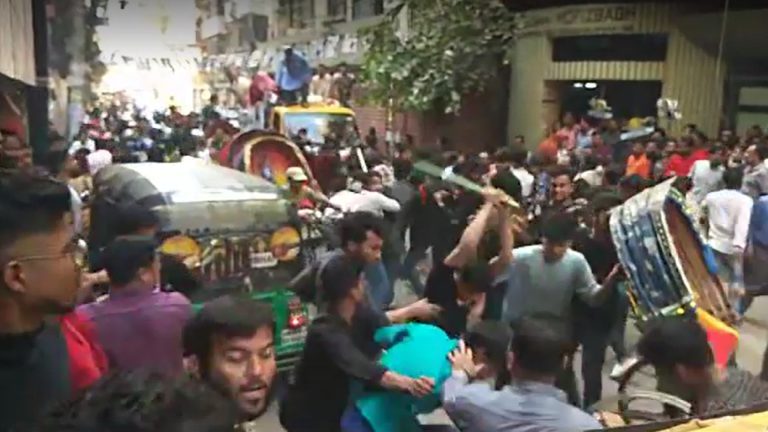 ফেরদৌসের প্রচারণায় হামলা