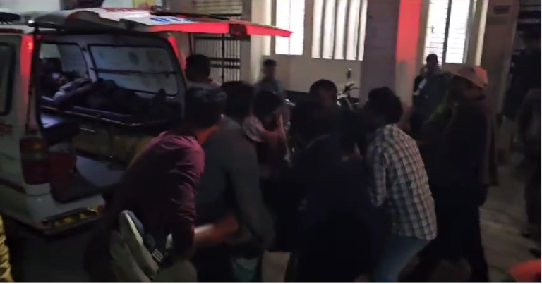 স্বতন্ত্র ও নৌকা প্রার্থীর সমর্থকদের মধ্যে সংঘর্ষ, আহত ২০