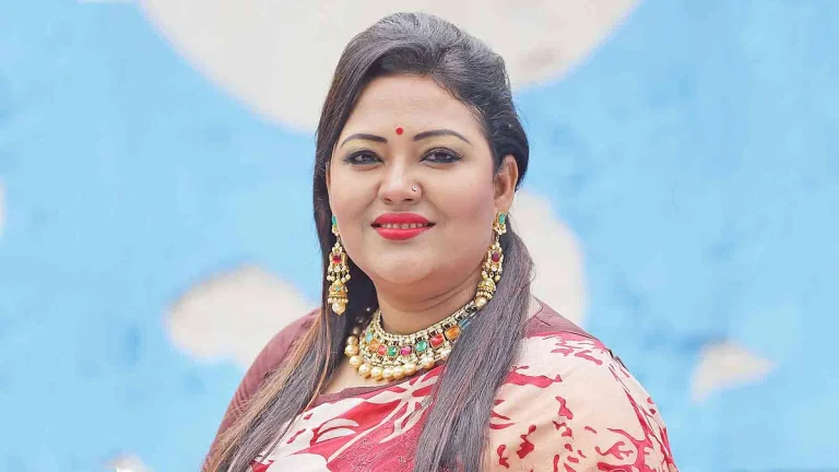 মমতাজের বছরে আয় অর্ধ কোটি