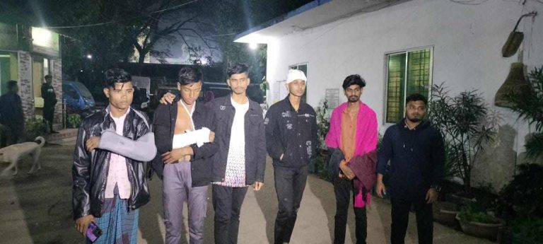 নৌকার মিছিলে হামলার ঘটনায় বিএনপি নেতাদের নামে মামলা