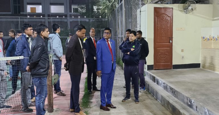 আদালত চত্বরে ককটেল বিস্ফোরণ