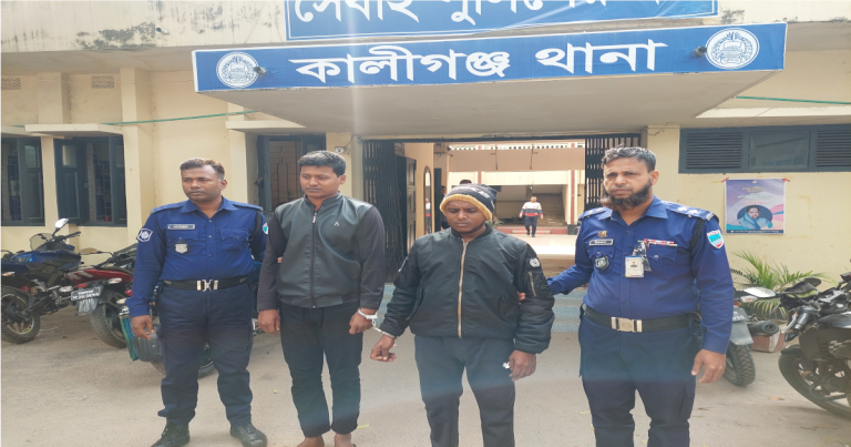 ঝিনাইদহে কীটনাশকের দোকানে চুরি, আটক ৩