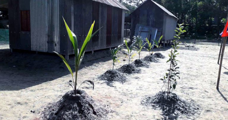 অধিগ্রহনের ক্ষতিপুরন বাড়াতে রাতারাতি বাড়িঘর নির্মাণ