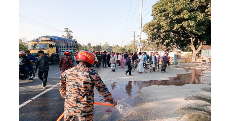 দিনাজপুরে সড়ক দুর্ঘটনায় নিহত ১