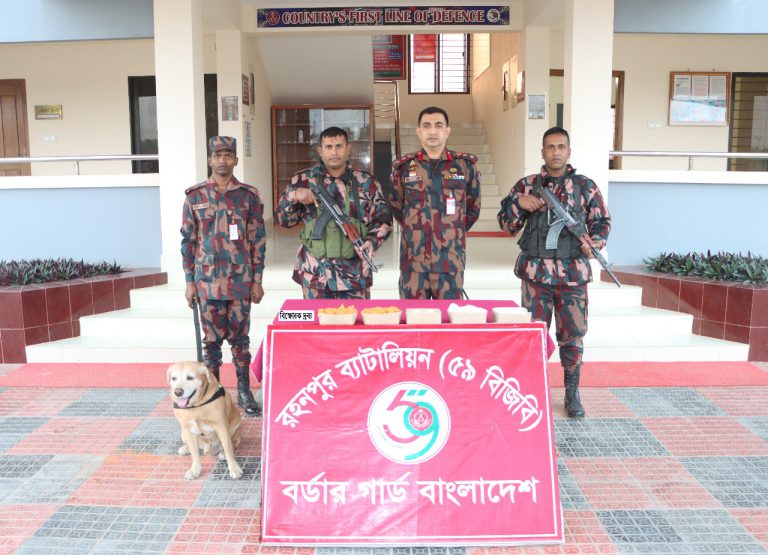 ১২ কেজি বিস্ফোরক ফেলে ভারতে পালাল দুই যুবক