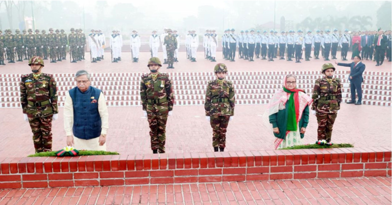 বিজয় দিবসে স্মৃতিসৌধে রাষ্ট্রপতি-প্রধানমন্ত্রীর শ্রদ্ধা