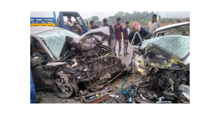 নারায়ণগঞ্জে দুই প্রাইভেটকারের মুখোমুখি সংঘর্ষে নিহত ৪