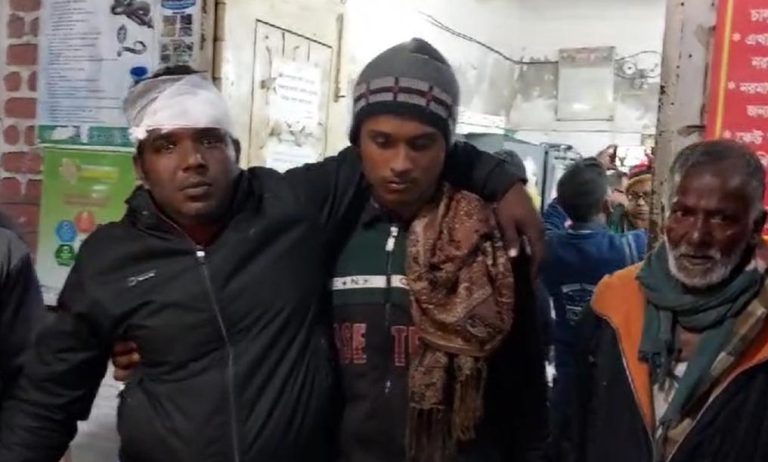 মোংলায় ঈগল ও নৌকা প্রতীকের কর্মীদের সংঘর্ষ, আহত ১২