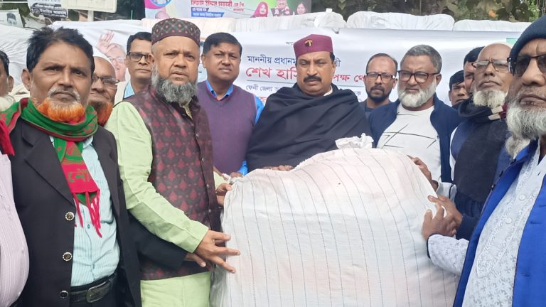 কম্বল বিতরণে দল-মত বেছো না: নিজাম হাজারী