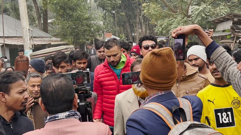 যে কেন্দ্রে ভোট দিবেন মাশরাফি