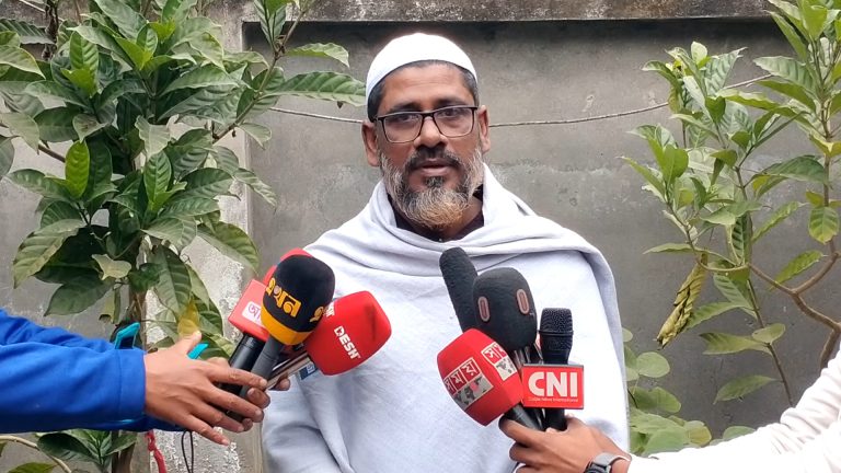 মাশরাফিকে সমর্থন জানিয়ে সরে দাঁড়ালেন সতন্ত্র প্রার্থী লিটু