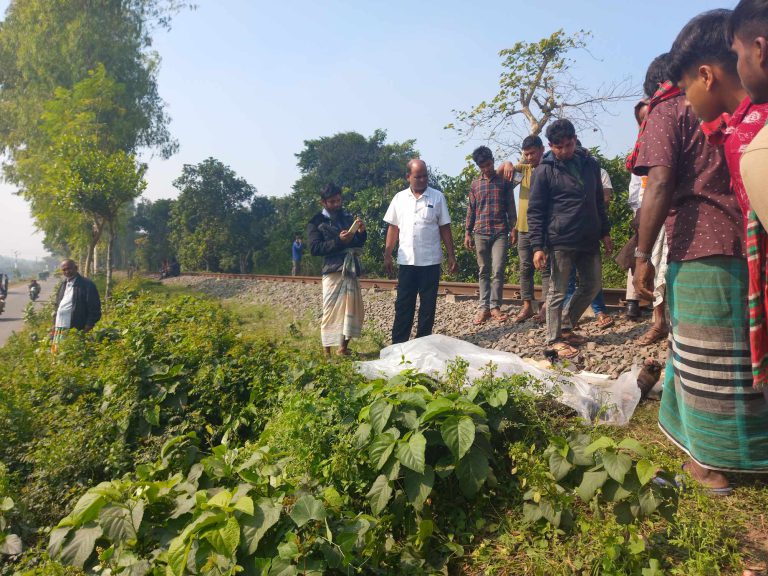 চলন্ত ট্রেনে উঠতে গিয়ে ব্যবসায়ীর পা বিচ্ছিন্ন