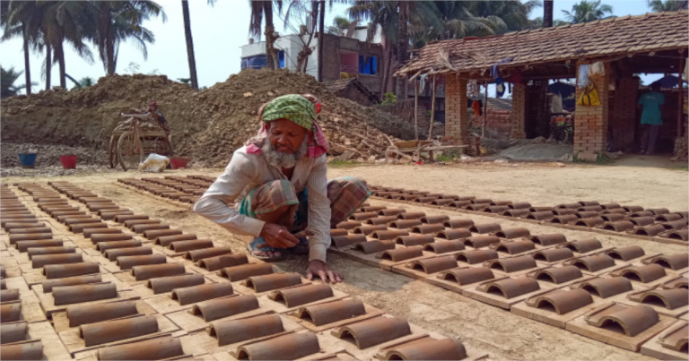 সাতক্ষীরায় অন্তত ৩০টি টালি কারখানা বন্ধ