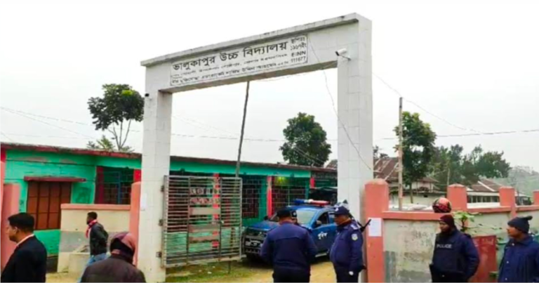 ময়মনসিংহ-৩ আসনে স্থগিত কেন্দ্রের ভোটগ্রহণ চলছে