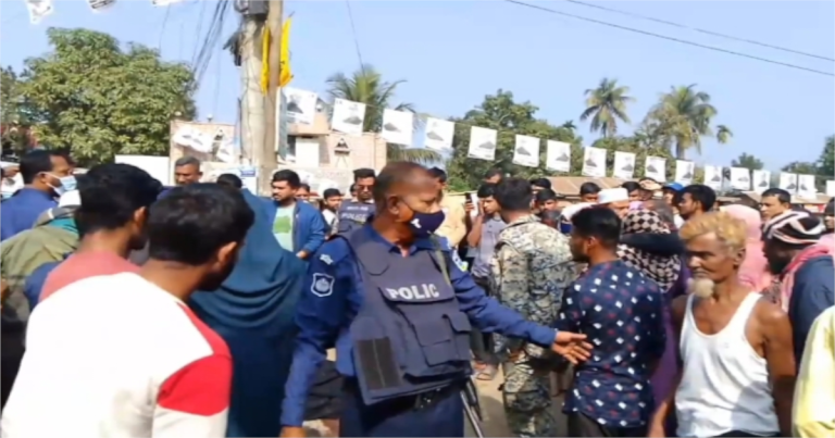 ছেলের মোটরসাইকেল থেকে পড়ে মায়ের মৃত্যু