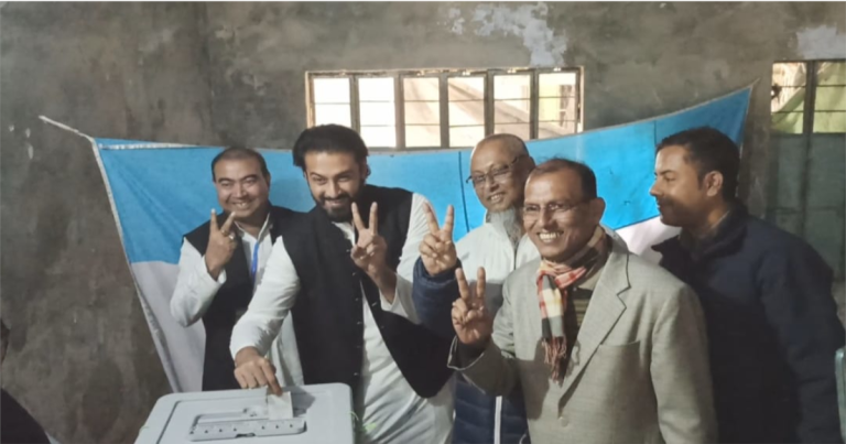 বাগেরহাটে ভোট দিলেন শেখ তন্ময়