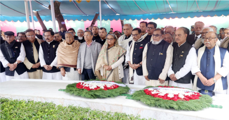 টুঙ্গিপাড়ায় বঙ্গবন্ধুর সমাধিতে প্রধানমন্ত্রী ও নতুন মন্ত্রীদের শ্রদ্ধা