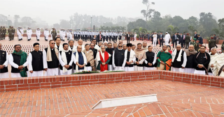জাতীয় স্মৃতিসৌধে প্রধানমন্ত্রীসহ নতুন মন্ত্রিসভার শ্রদ্ধা