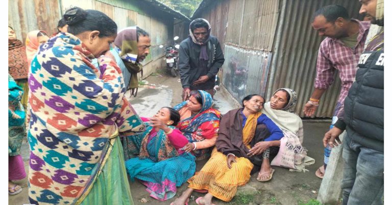 সিরাজগঞ্জে স্বামী-স্ত্রী ও মেয়েকে জবাই করে হত্যা