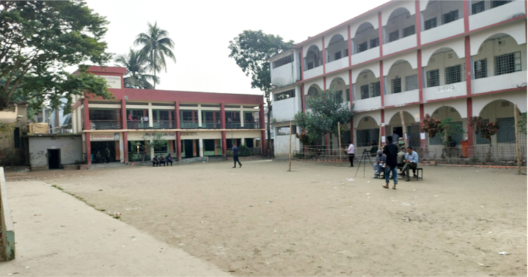 বগুড়ায় ভোটকেন্দ্রে ককটেল বিস্ফোরণ
