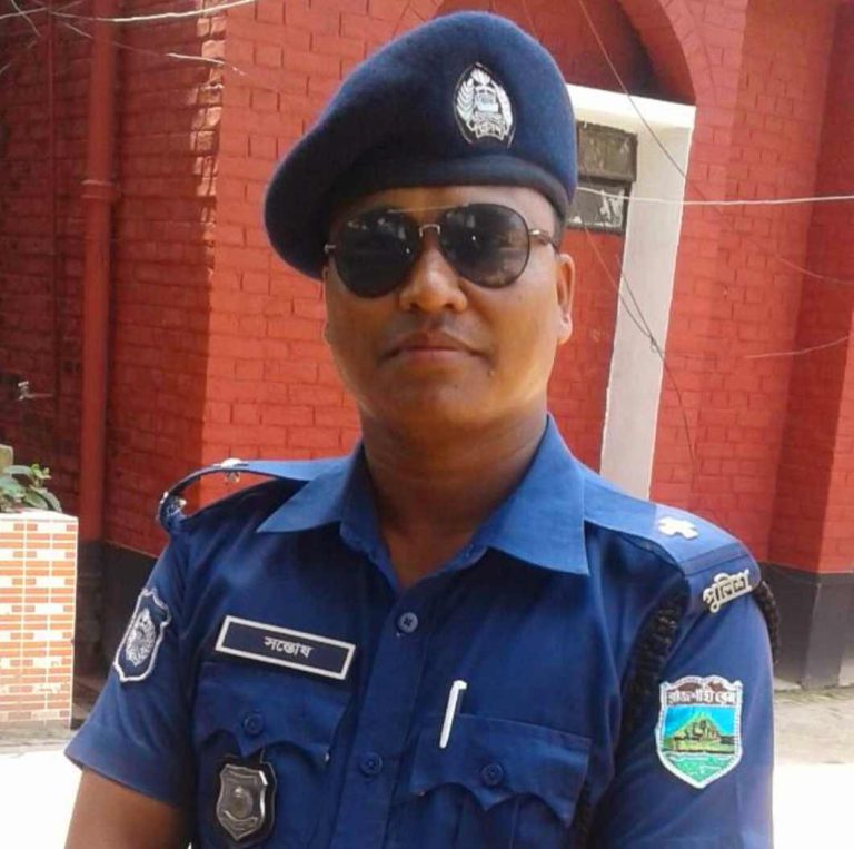 গৃহবধুকে শ্লীলতাহানির অভিযোগ উঠায় পুলিশ সদস্য ক্লোজড