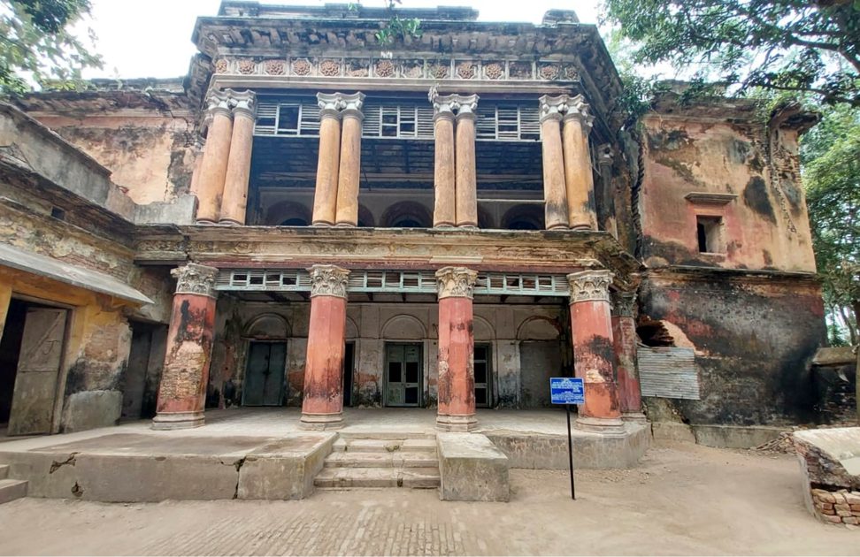 নওগাঁর বলিহার রাজবাড়ী এখন সংরক্ষিত পুরাকীর্তি