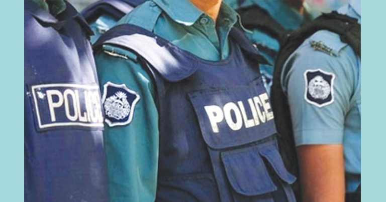 বরিশালে বোমা অপসারণে পুলিশ সদস্যসহ আহত ৩