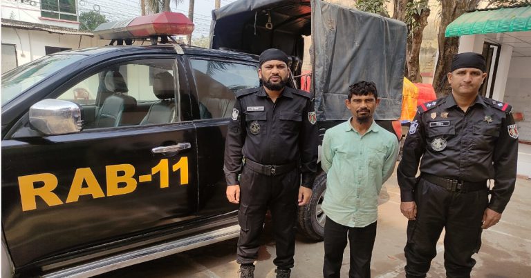 কুমিল্লায় ৬ কেজি গাঁজাসহ মাদক কারবারি গ্রেপ্তার