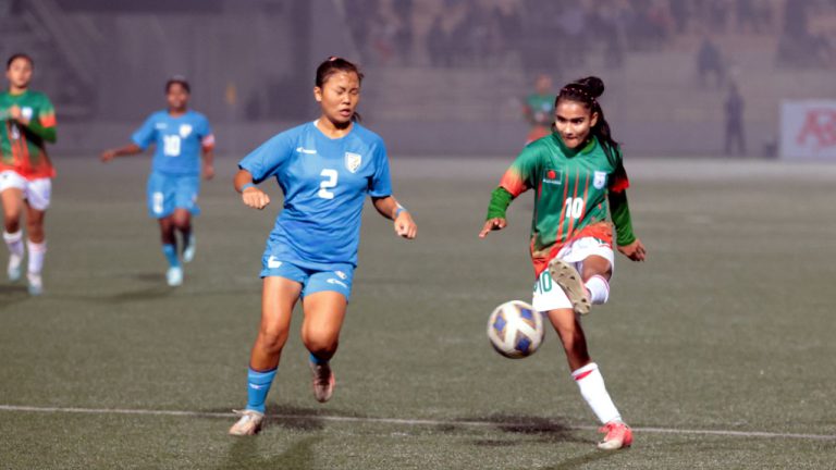 নাটকীয়তা শেষে সাফে যৌথ চ্যাম্পিয়ন বাংলাদেশ-ভারত