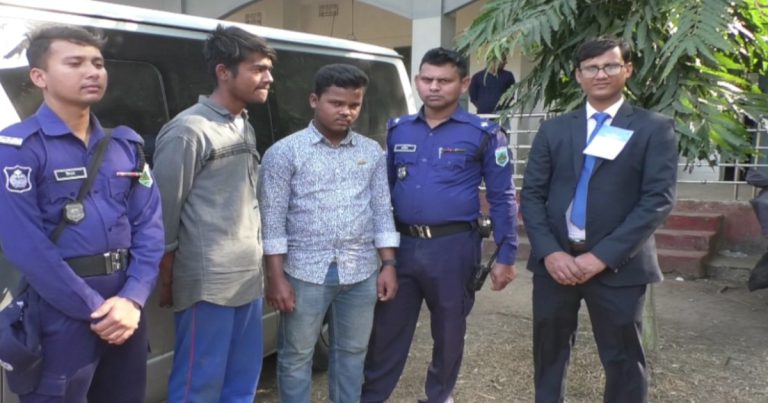 জাল ভোট দিতে গিয়ে ২ তরুণ আটক