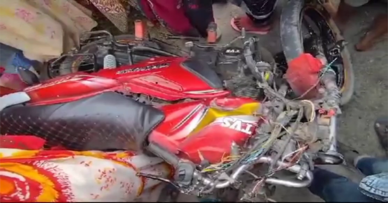 বাস কেড়ে নিল মা-ছেলের প্রাণ