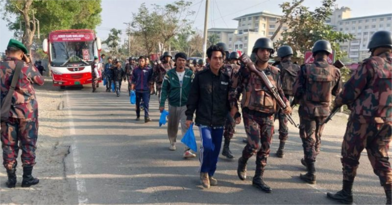 নিজ দেশে ফেরত গেল মিয়ানমারের ৩৩০ নাগরিক