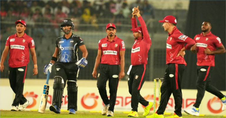 সাকিবদের দর্শক বানিয়ে ফাইনালে কুমিল্লার সঙ্গী তামিমের বরিশাল