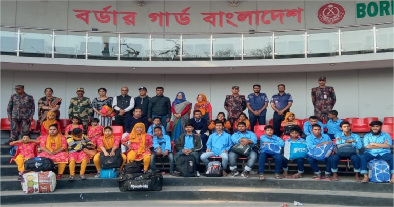 বেনাপোল দিয়ে দেশে ফিরল ২৫ বাংলাদেশি